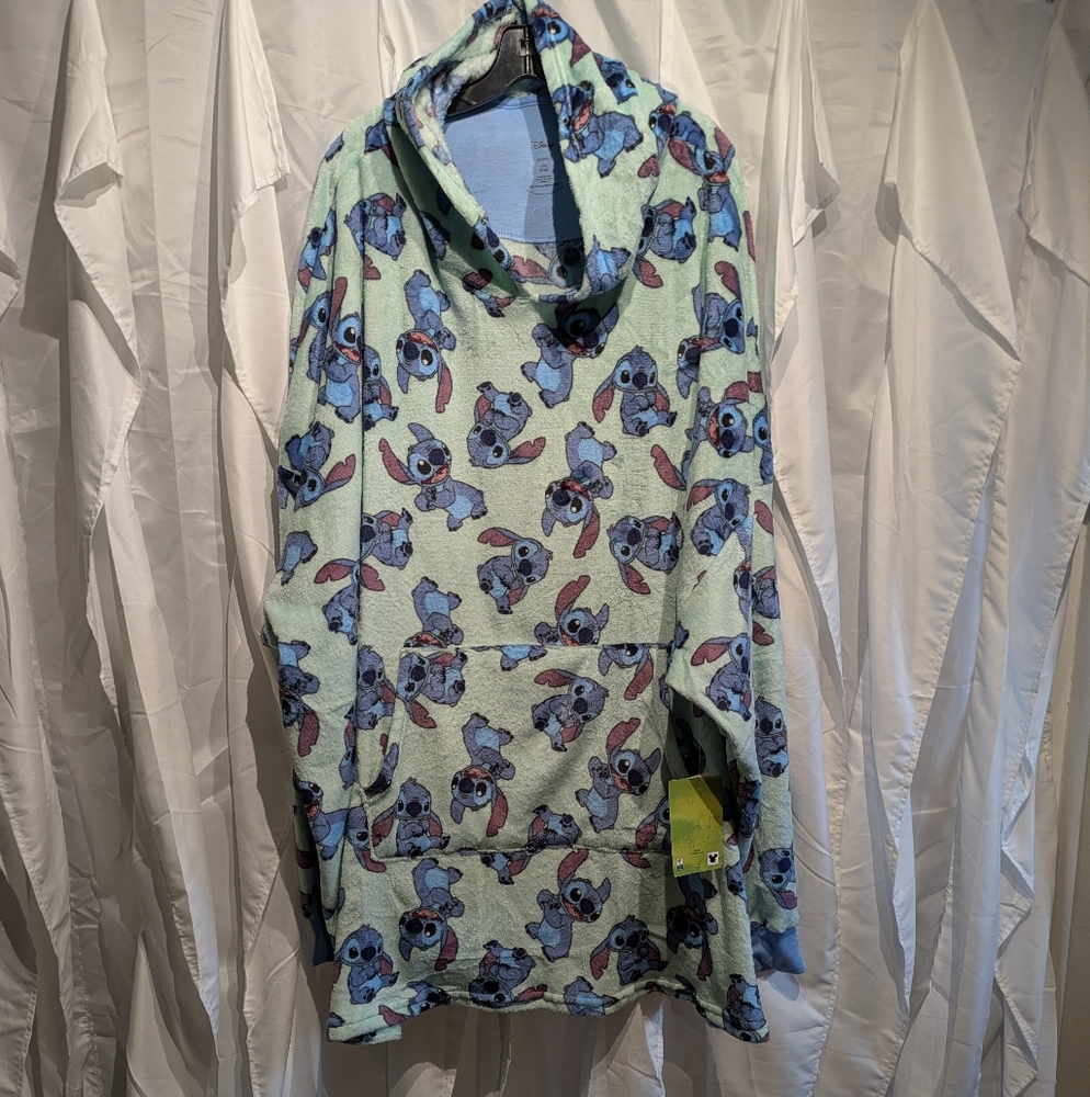 A9 L/XL Disney Stitch Hoodie Poncho NWT! Great Christmas Gift 🎄